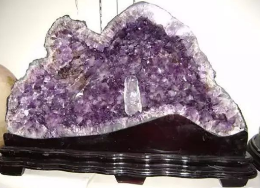 紫晶洞的形状有讲究吗？什么形状的紫晶洞最好！