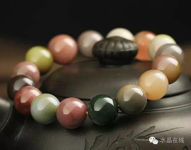 盐源玛瑙有着浓厚的玉质感，你知道盐源玛瑙是怎么开采的吗？