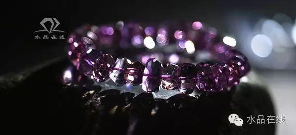 佩戴水晶要根据自身情况选择，不同的水晶功效不同！
