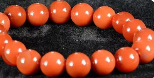 样子像南红，却并不一定就是真的南红玛瑙！