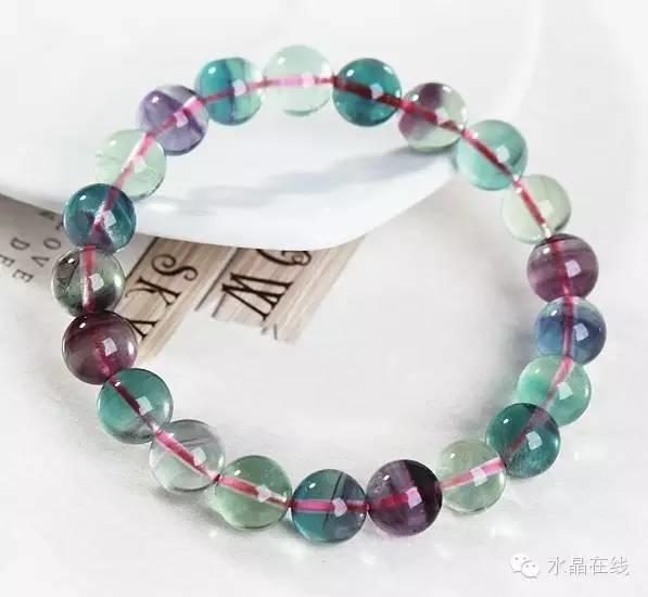 萤石手链适合女生佩戴吗 当然 萤石的功效作用就适合女性 水晶在线