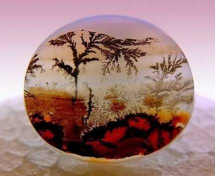 看这些石头才明白，有些美真的是与生俱来