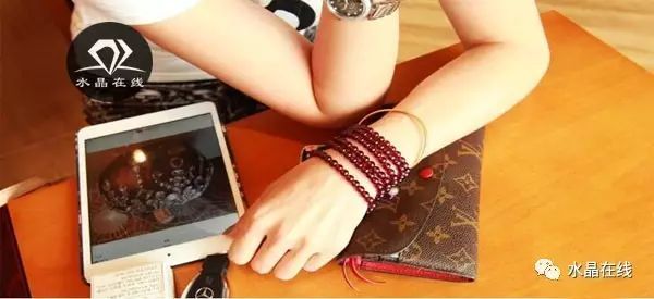 女人，为何钟情水晶？