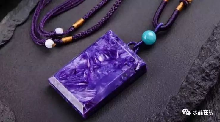 简单的方牌吊坠，藏着不简单的意义！
