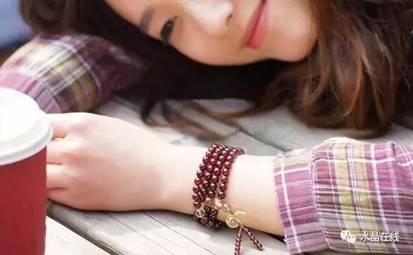 为何有的石榴石越戴越亮，有的却越戴越暗？详解...