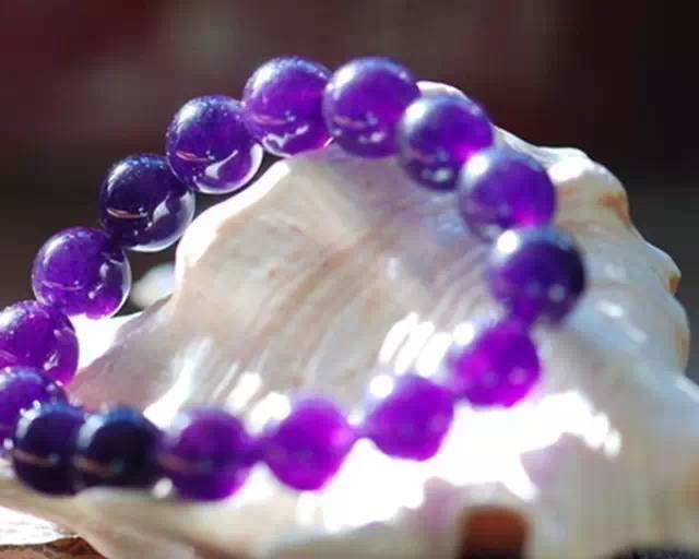 天然水晶手链该怎么佩戴才有效果？