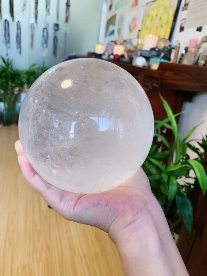 水晶球有什么作用?哪种颜色的水晶球功效最强? resize,m fill,h 920,w 690 - 水晶球有什么作用?哪种颜色的水晶球功效最强?